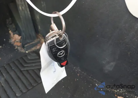 2015 Mercedes-Benz Glk 350 4Matic z USA, uszkodzony, nr VIN WDCGG8JB7FG441353